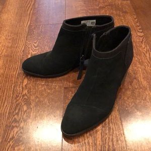 Tom’s Loren bootie in Black size 7.5